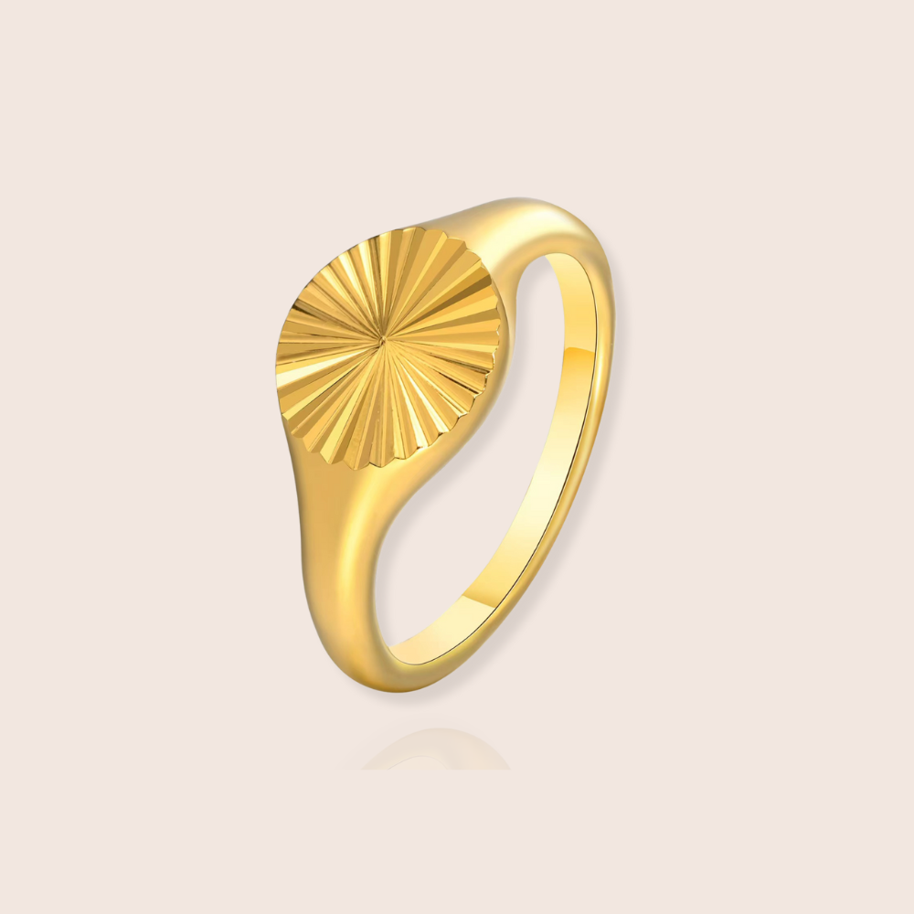 Raelia Sunbeam Signet Ring